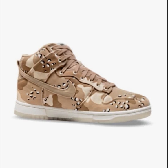 Nike Women’s Dunk High Camouflage Sneakers - Picture 1 of 5